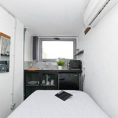 Monastiraki City Sleepbox- Unspoiled Athens Apartments ภายนอก รูปภาพ